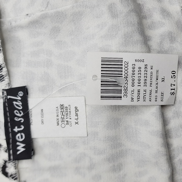 Wet Seal Black & White Leopard Cheetah Print Mini Skirt New with Tags - Picture 5 of 7